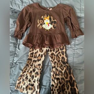 Toddler girl Thanksgiving outfit with turkey